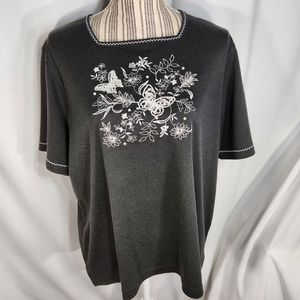 Bon Worth Black w/ White Butterfly Embroidered Graphic Short Sleeve Top Medium